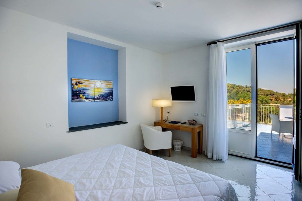 Boutique Hotel Helios (Adults Only) Sorrento Exteriör bild