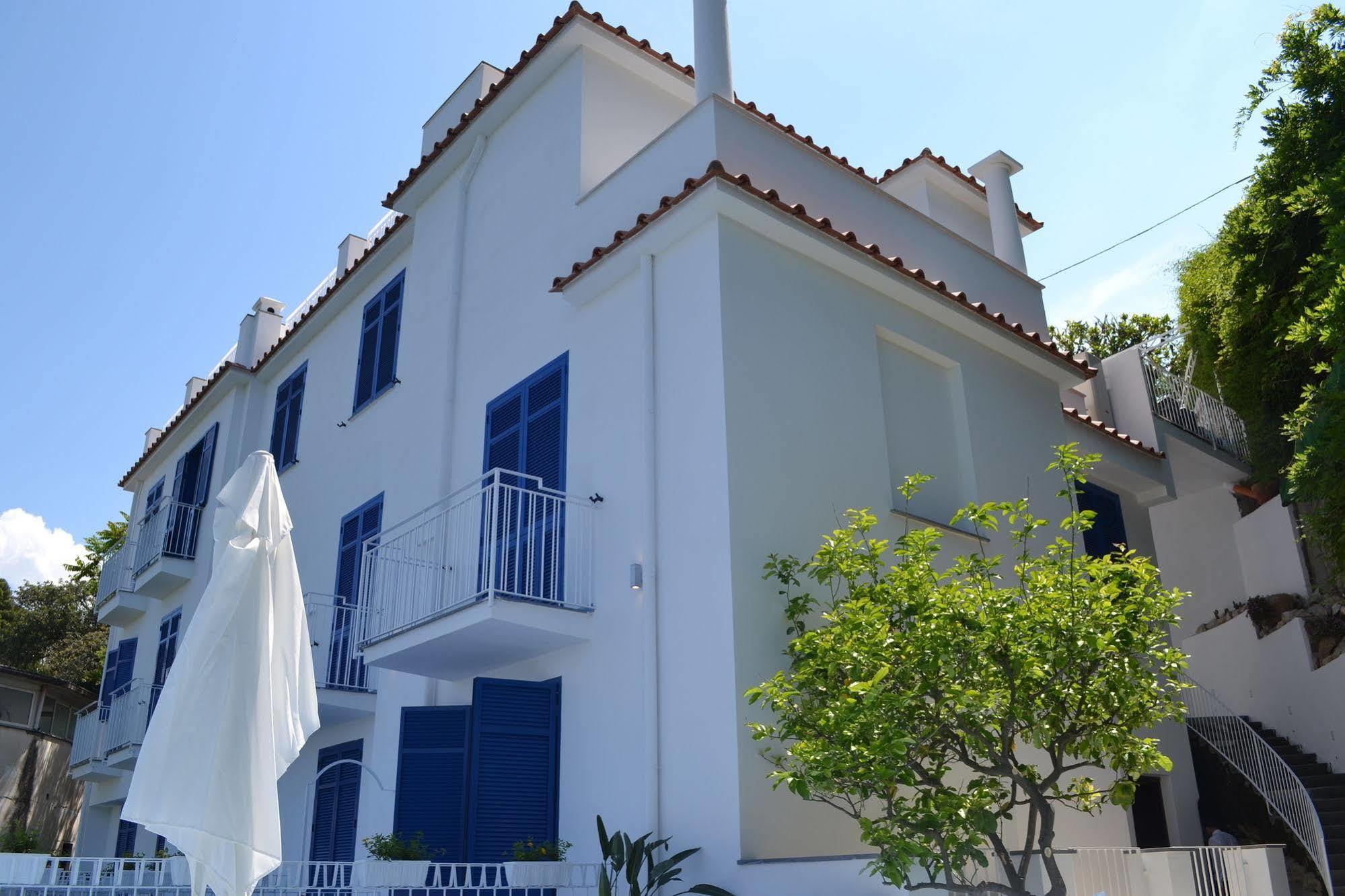 Boutique Hotel Helios (Adults Only) Sorrento Exteriör bild
